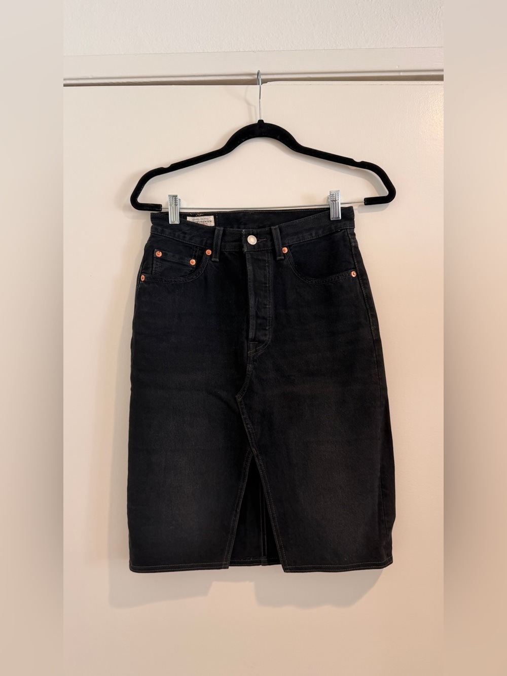 Levi’s Black Denim Jean Skirt Pencil Skirt Size 26 Small
